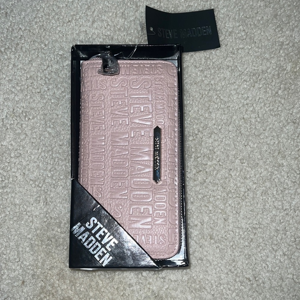 Brand new - steve madden zipper logo wallet in blush pink